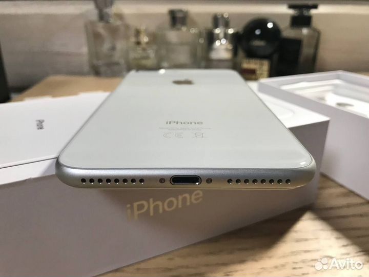 iPhone 8 Plus, 64 ГБ