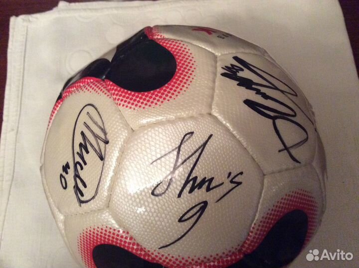 Мяч Спартака с автографами игроков