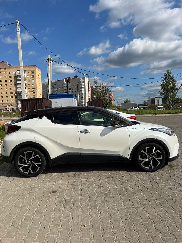 Toyota C-HR: фото владельца
