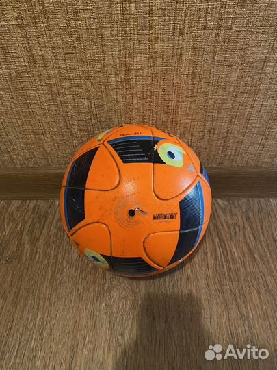 Футбольный мяч adidas euro 2016
