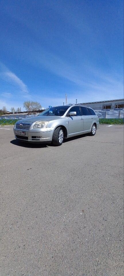 Toyota Avensis: фото владельца