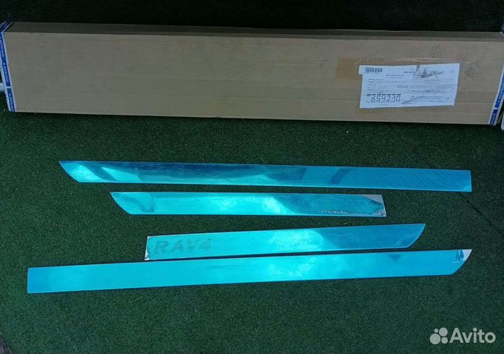 Накладки на двери Тойота Рав 4 2006-2013 CA30