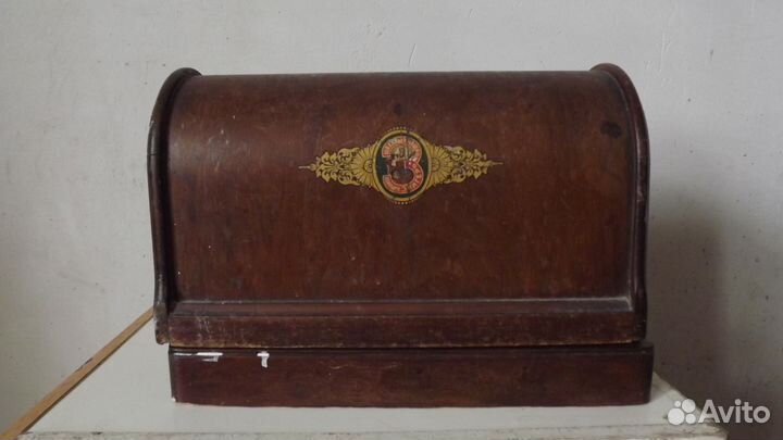 Швейная машинка Зингер