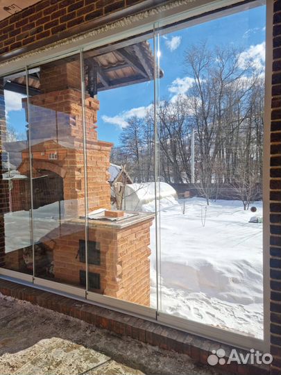 Безрамное остекление беседки