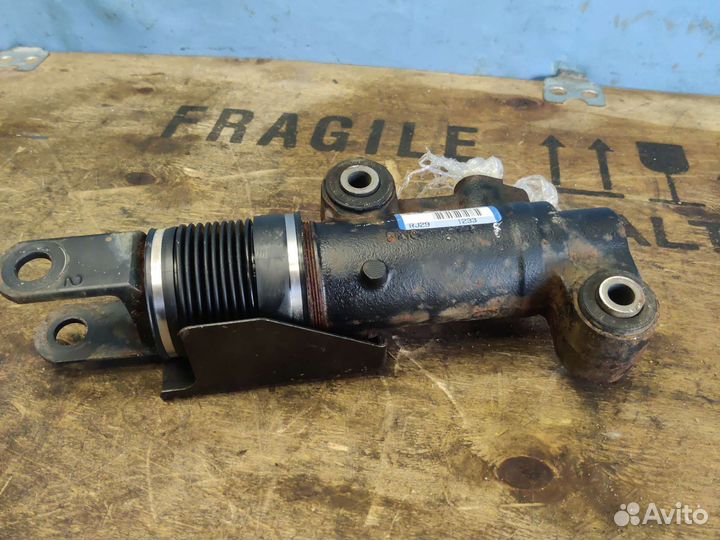 Амортизатор kdss задний Toyota LC200 2016г