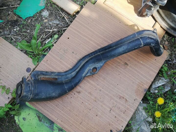 Заливная горловина бензобака Рено Меган 2