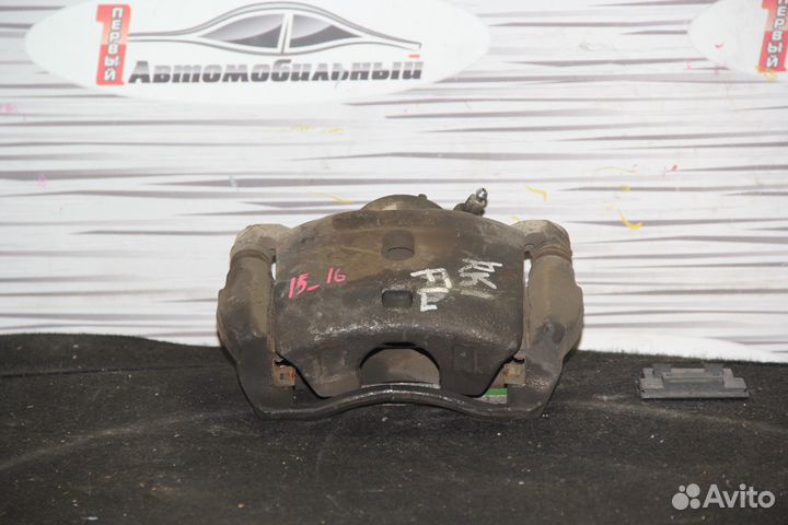 Суппорт перед лево c Honda Stepwgn RK1 R20A