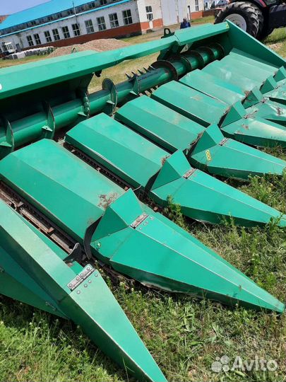 Жатка кукурузная кмс 8