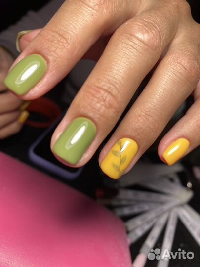 Маникюр, педикюр гель лак