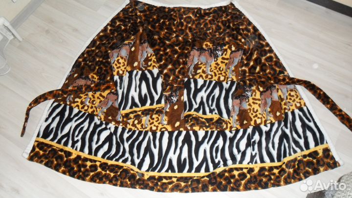 Новый махровый халат с капюшоном