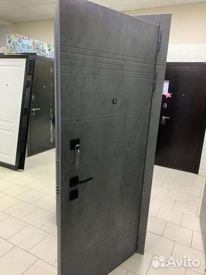 Входная стальная дверь