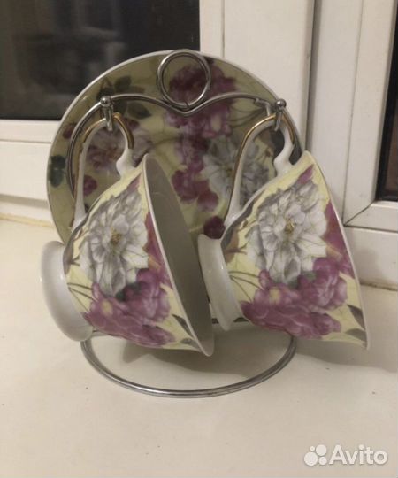 Чайный сервиз на подставке