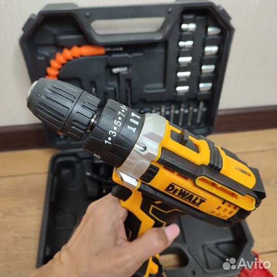 Шуруповерт Dewalt 26V новый ударный