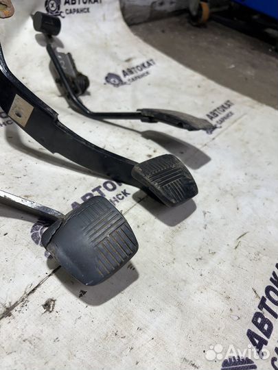 Педальный узел Nissan Primera P11