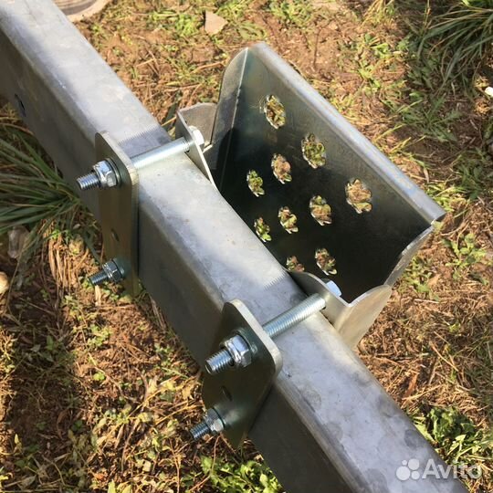 Подножка складная для лодочного прицепа / практик