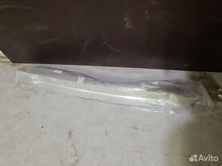 Усилитель переднего бампера Audi Q5