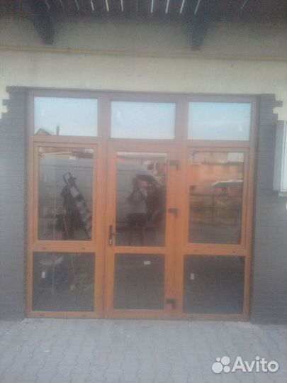 Входные пластиковые группы, внешний золотой дуб