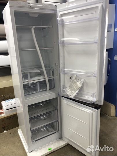 Холодильник Indesit DS 4200 W, высота-200см