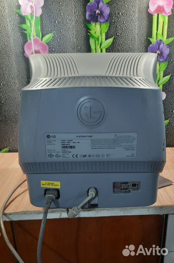 Монитор LG flatron f700p