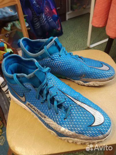 Бутсы сороконожки Nike Phantom rus 35,eur 36