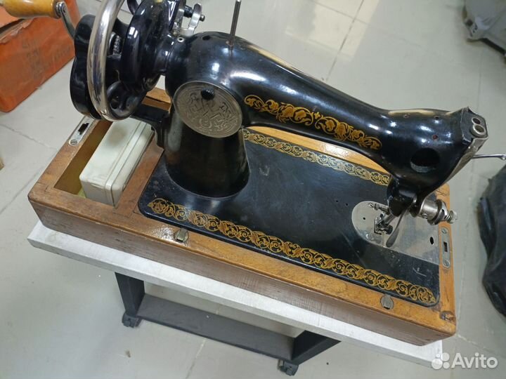 Швейная машинка подольская ручная