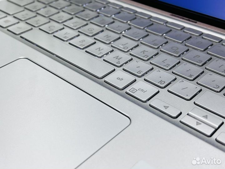 Asus Zenbook 15 i5-8265U / 8 / 256 / GTX 1050