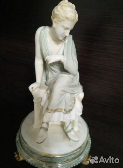 Продается фарфоровая статуэтка Karl Ens