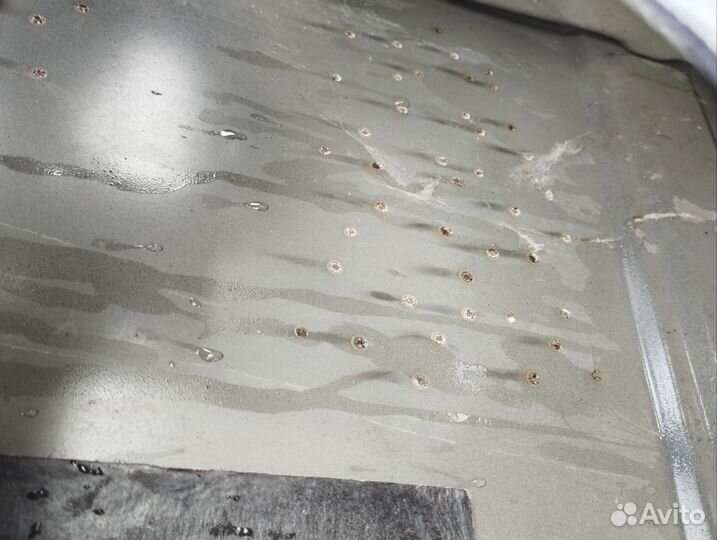 Дверь передняя с дефектом Мерседес W210