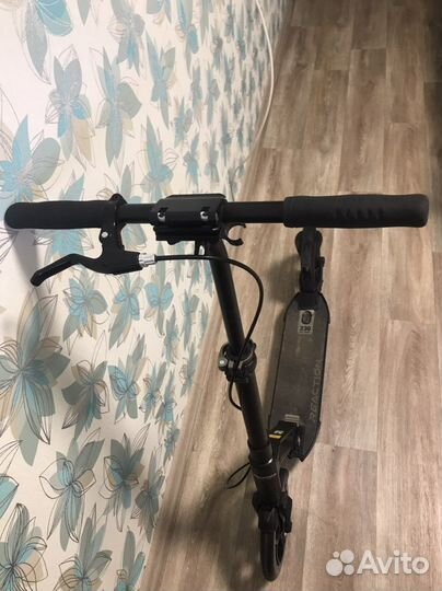 Самокат reaction 230