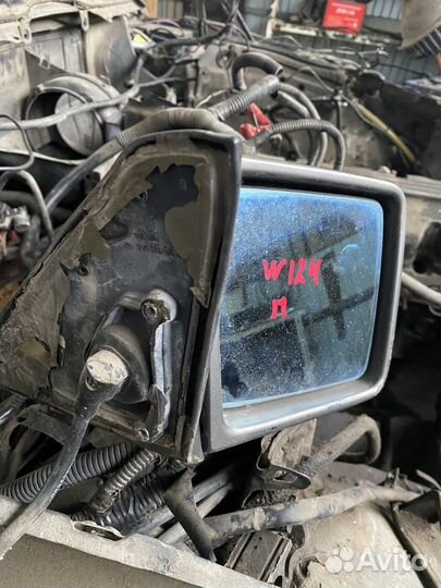 Мерседес W124 правое зеркало электро