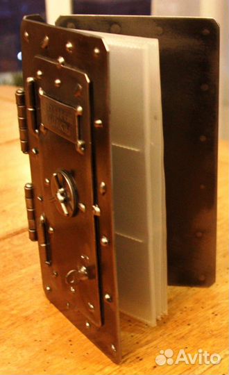 Визитница - сейф 