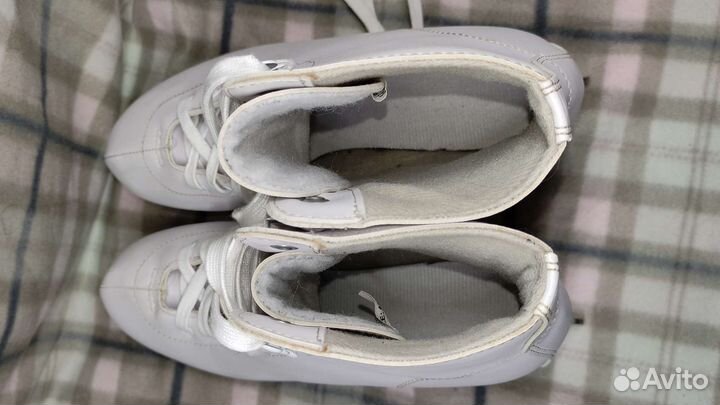 Женские коньки в отличном состоянии, размер 39/40