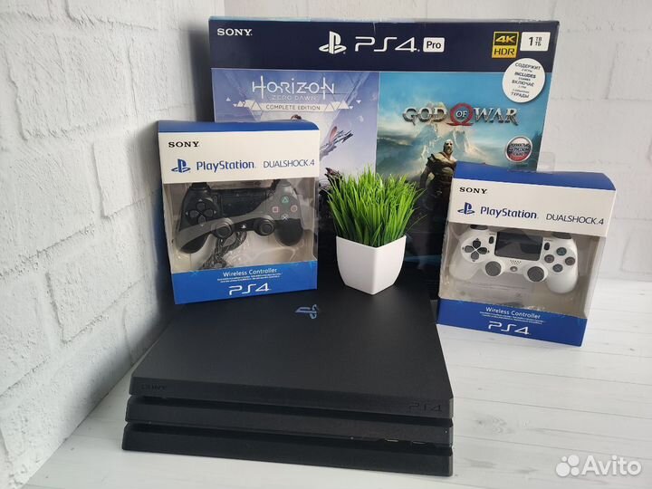 PlayStation 4 Pro 1tb + 2 геймпада + игры