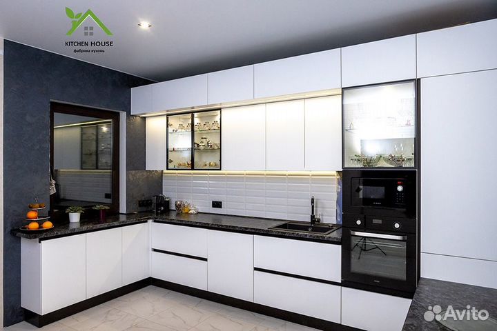 Кухонный гарнитур на заказ от фабрики