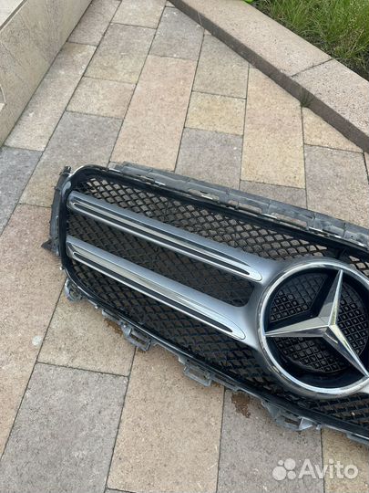 Решетка Mercedes w213 Оригинал