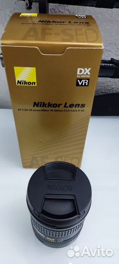 Объектив Nikon 18-200mm f/3.5-5.6G