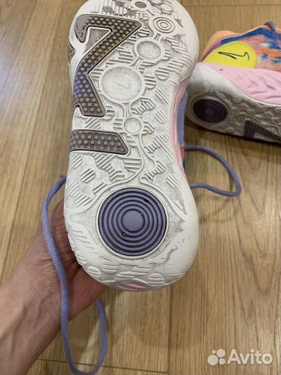 Баскетбольные кроссовки