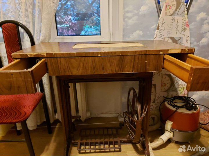 Швейная машина Лада