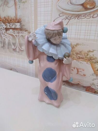 Фарфоровые статуэтки