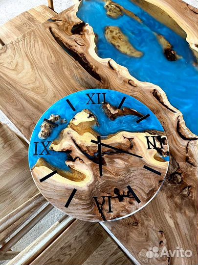Часы из эпоксидной смолы настеннные
