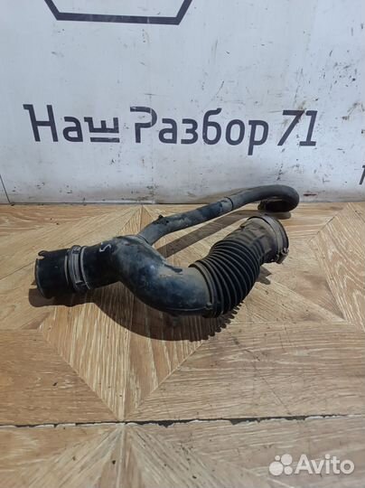 Патрубок воздушного фильтра Renault Scenic 1