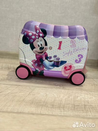 Чемодан на колесах детский