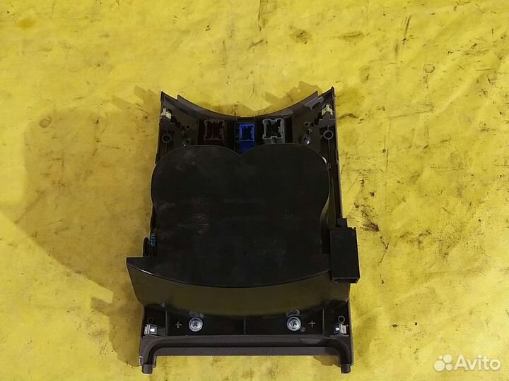 Бардачок-подлокотник infiniti g35