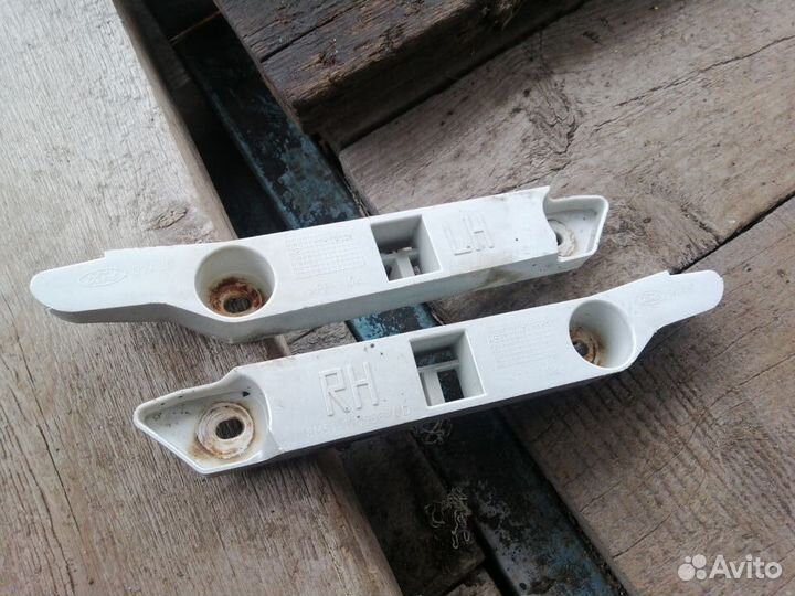 Кронштейн крепления переднего бампера Ford Focus 2