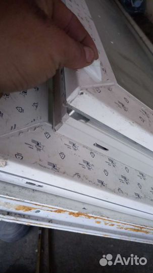 Продаю окно с дверью балконную. Высота окна 260Шир