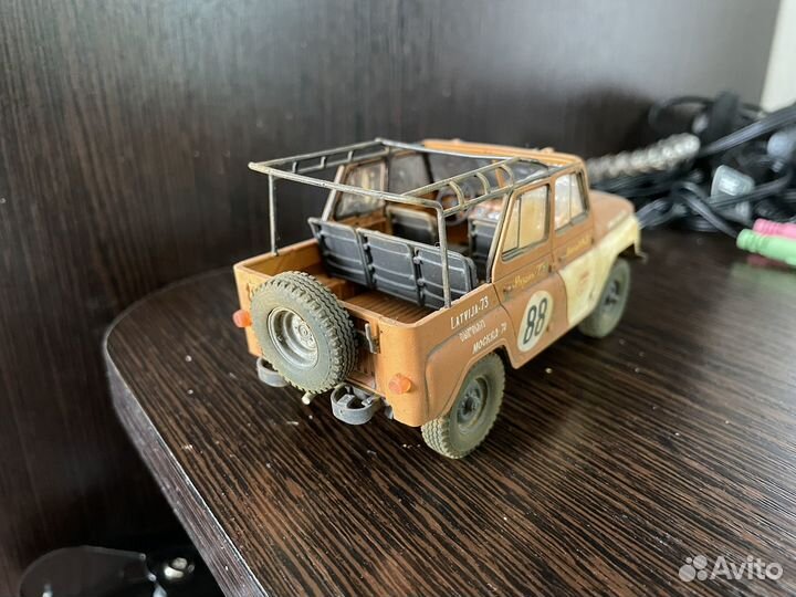 Модель уаз-469Б 1/35
