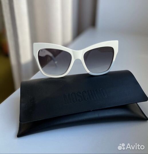 Солнцезащитные очки moschino как новые