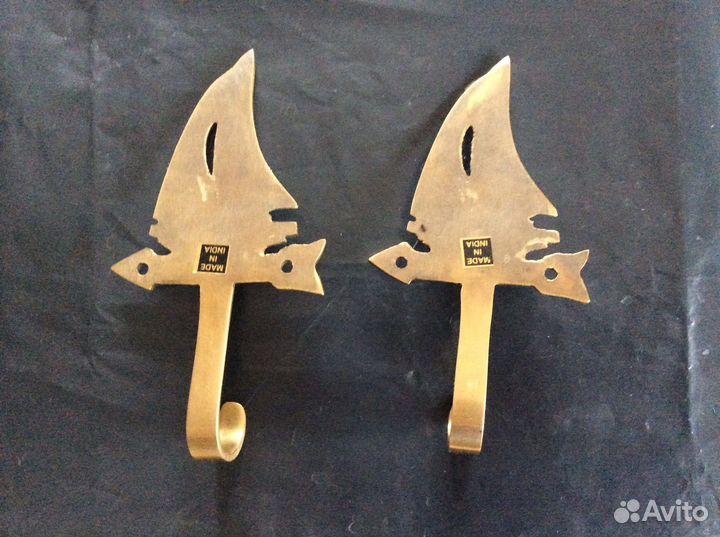 Вешалка -крючок Парусник латунь Индия