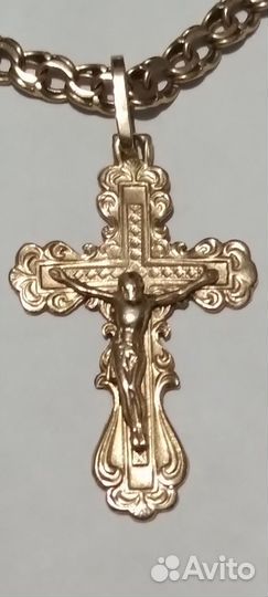 Золотой крестик с распятием