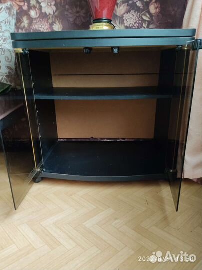 Тумба под телевизор, видео и аудио аппаратуру